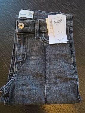 abercrombie kids Black Wash High Rise Mini Mom Denim Jeans - Girls